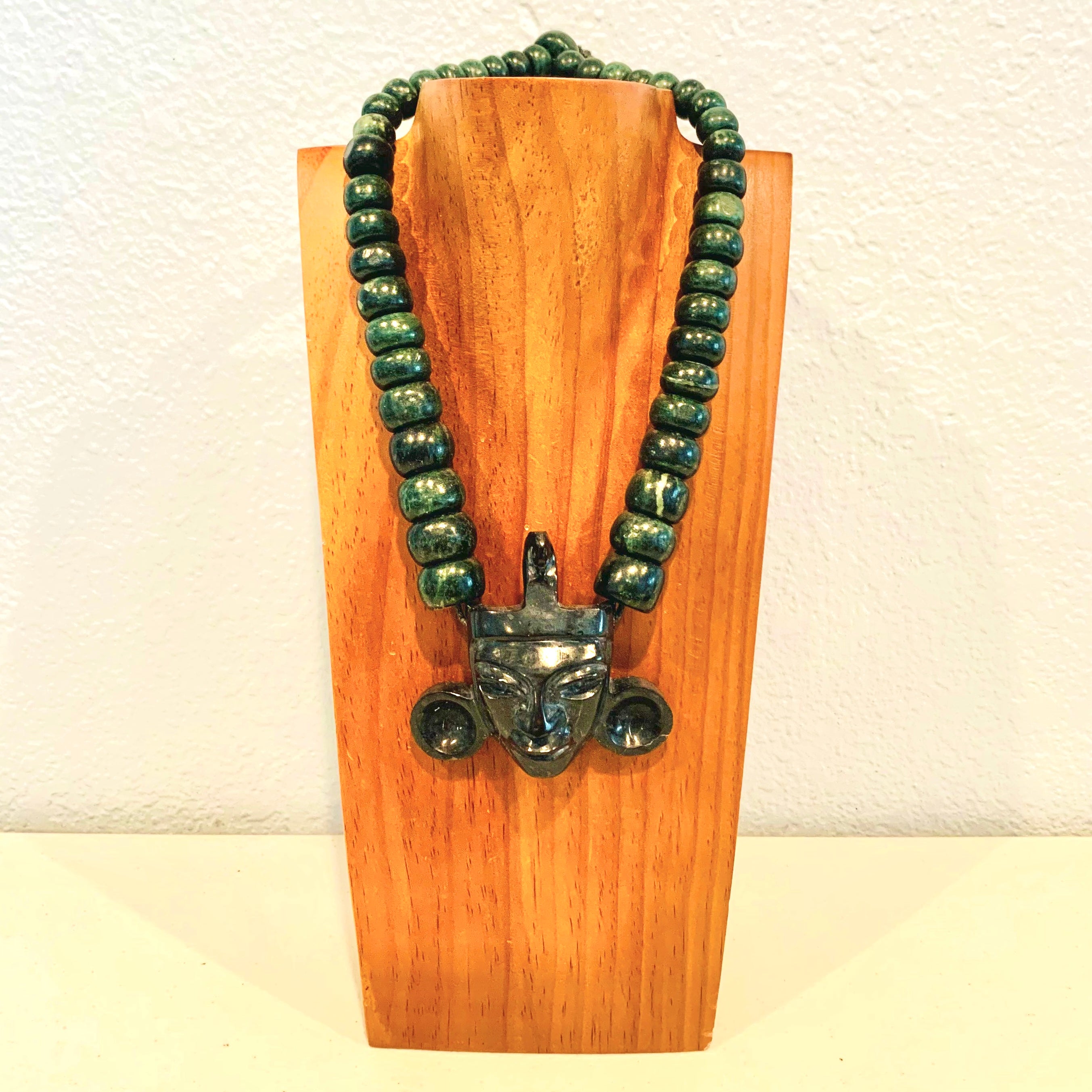 Necklace - Jade necklace with Teotihuacan mask