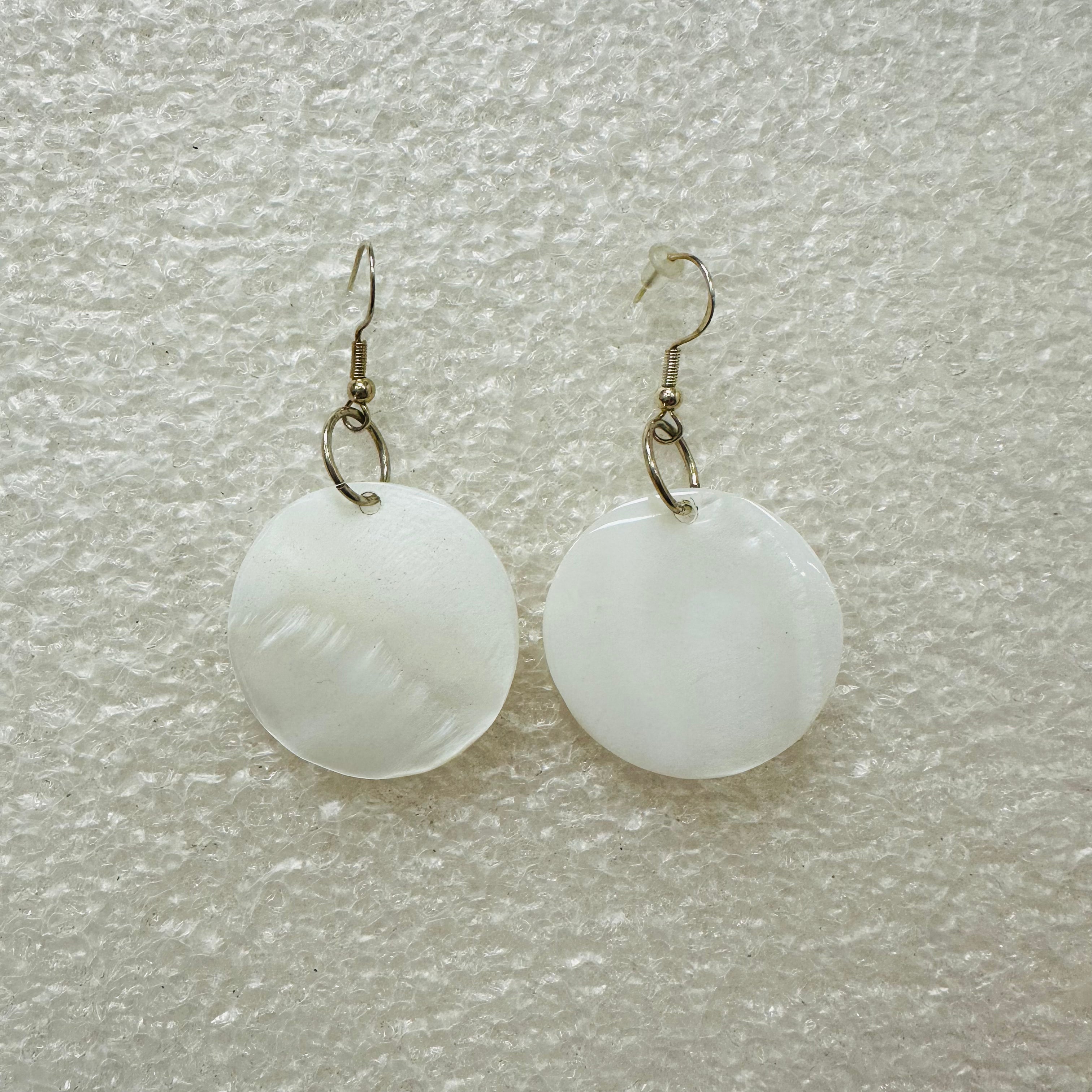 Shell Earrings - Mother of Pearl - 2 cm - Circle