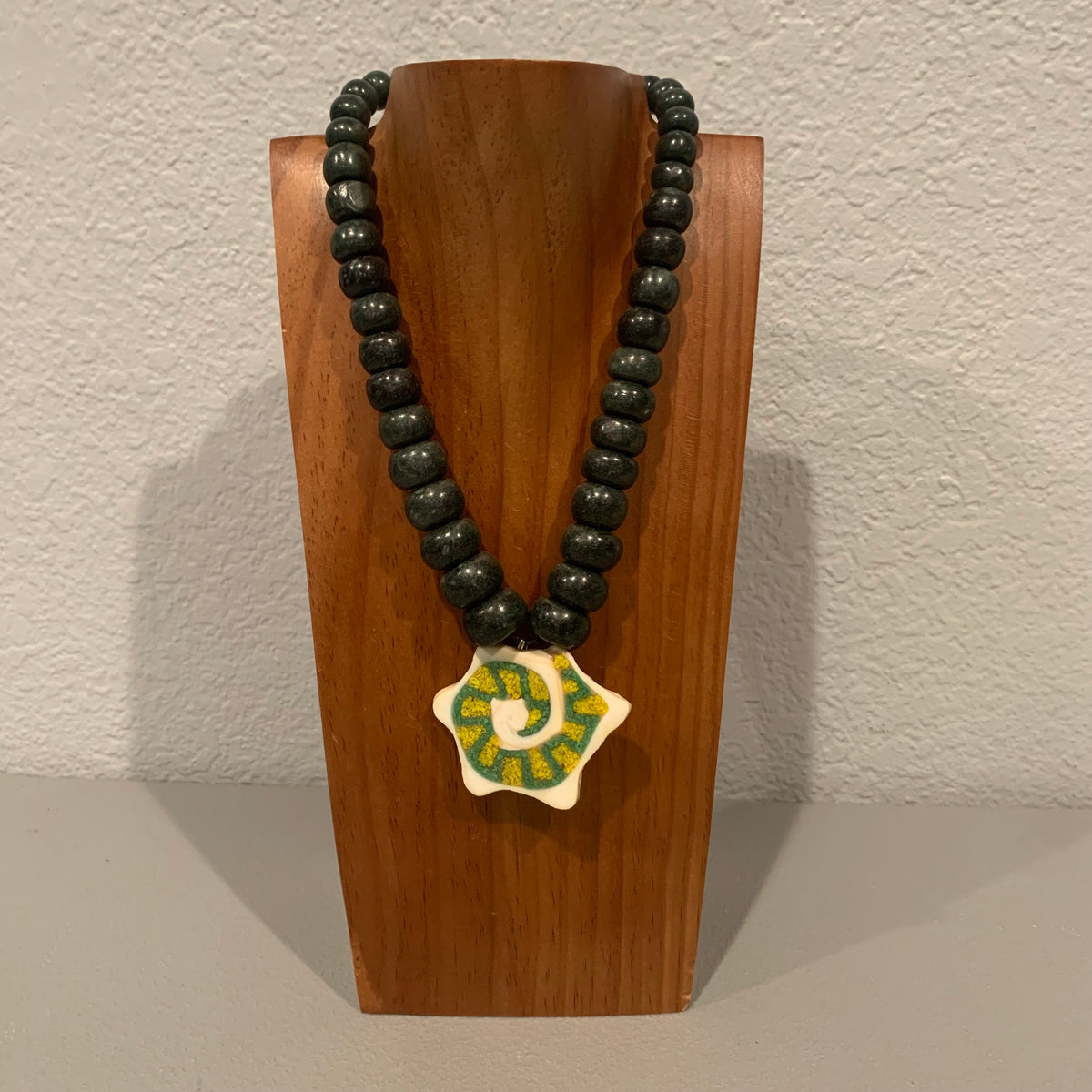 Necklace - Guatamala Jade w Enlayed shell 19