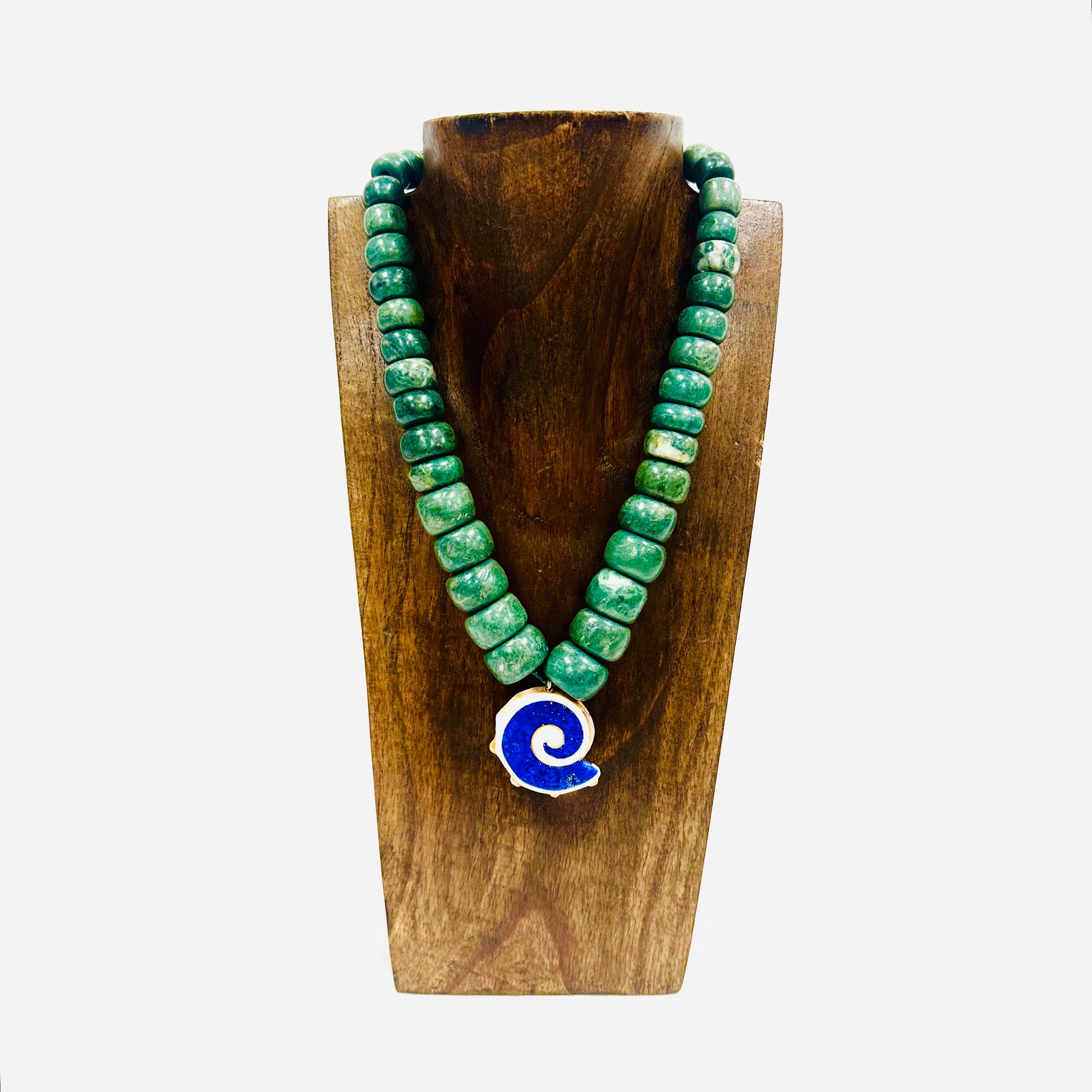 Necklace - Guatamala Jade w Enlayed shell 32