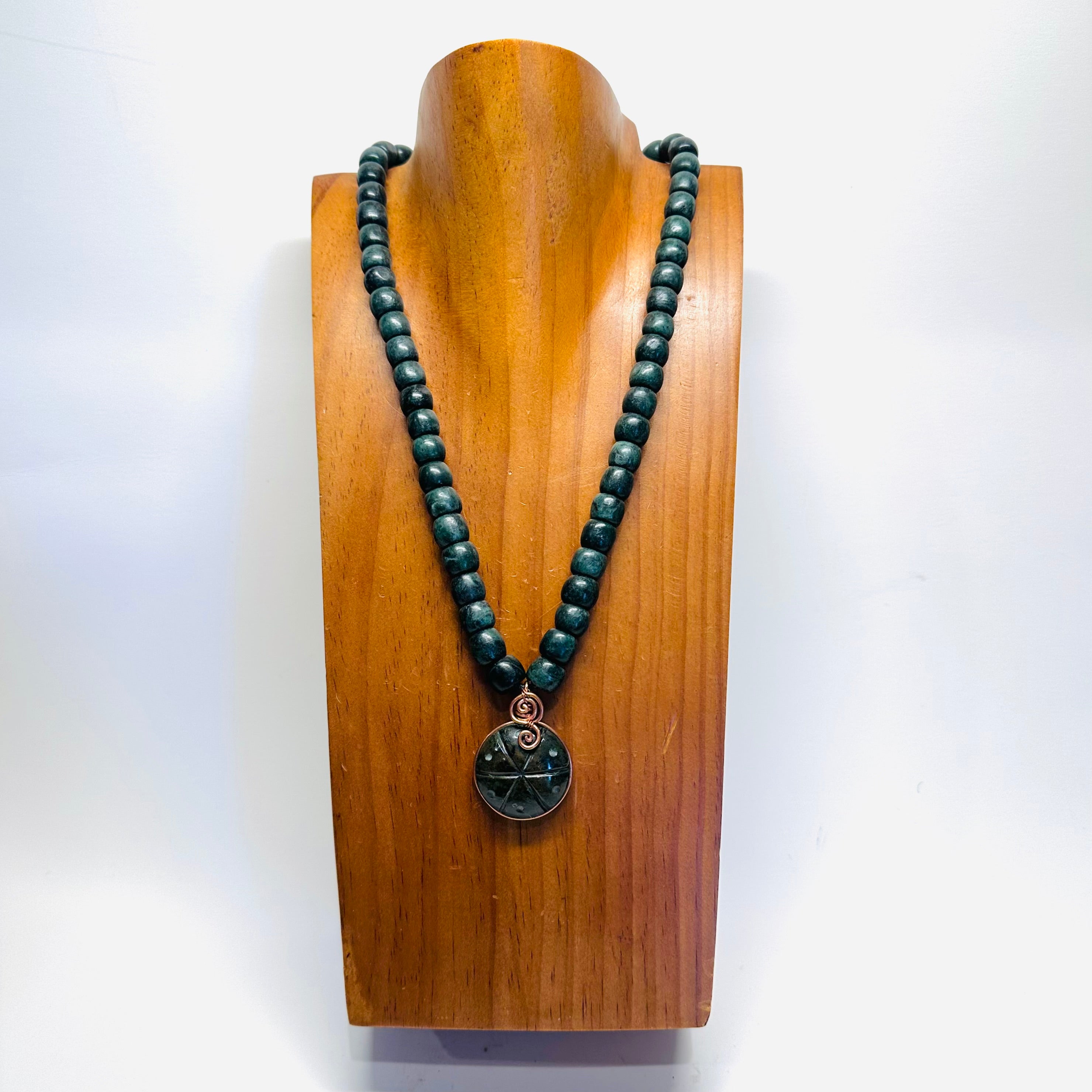 Necklace - Guatamala Jade Peyote 26