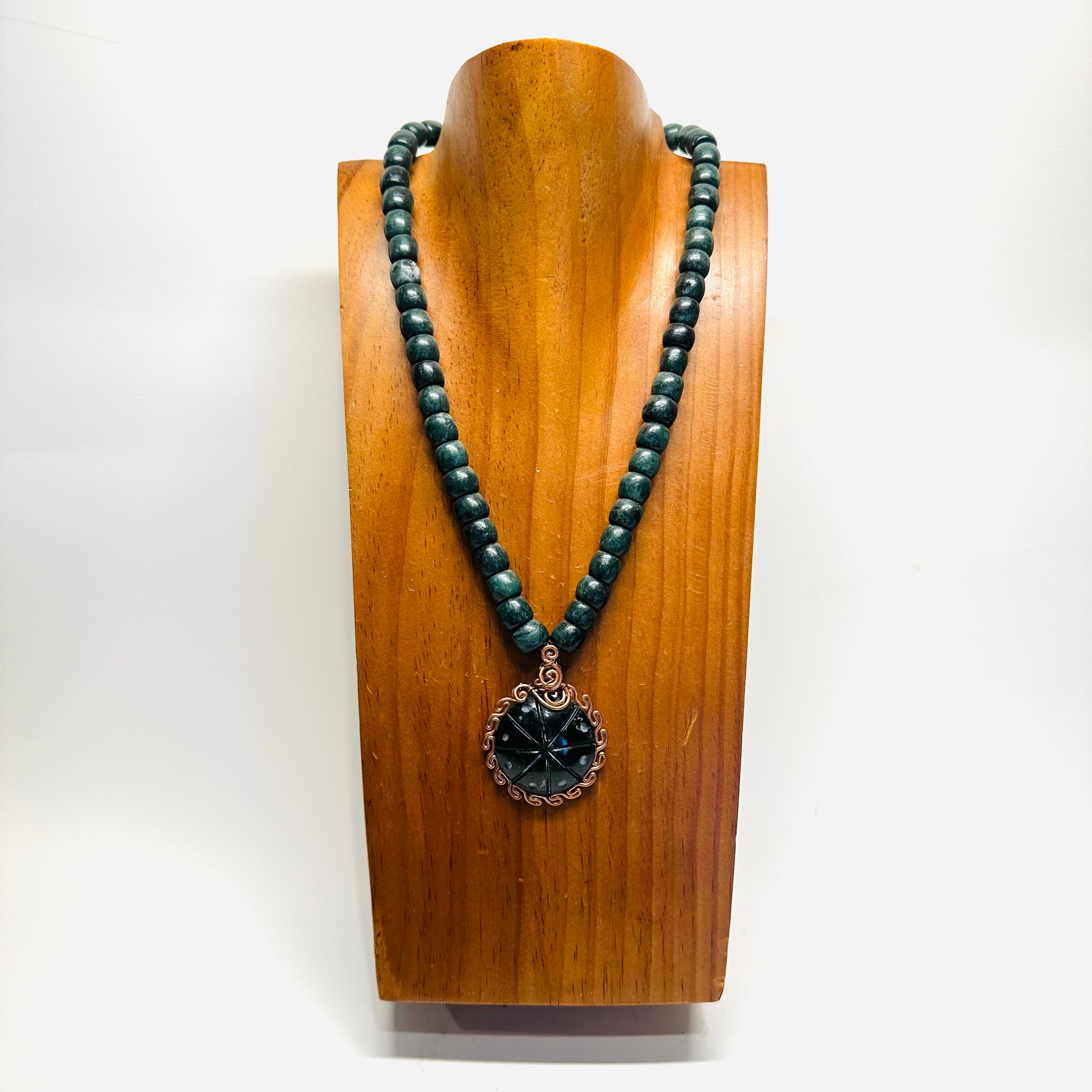Necklace - Guatamala Jade Peyote 28