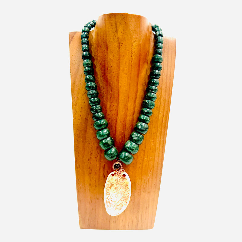 Necklace - Guatamala Jade w engraved shell 7