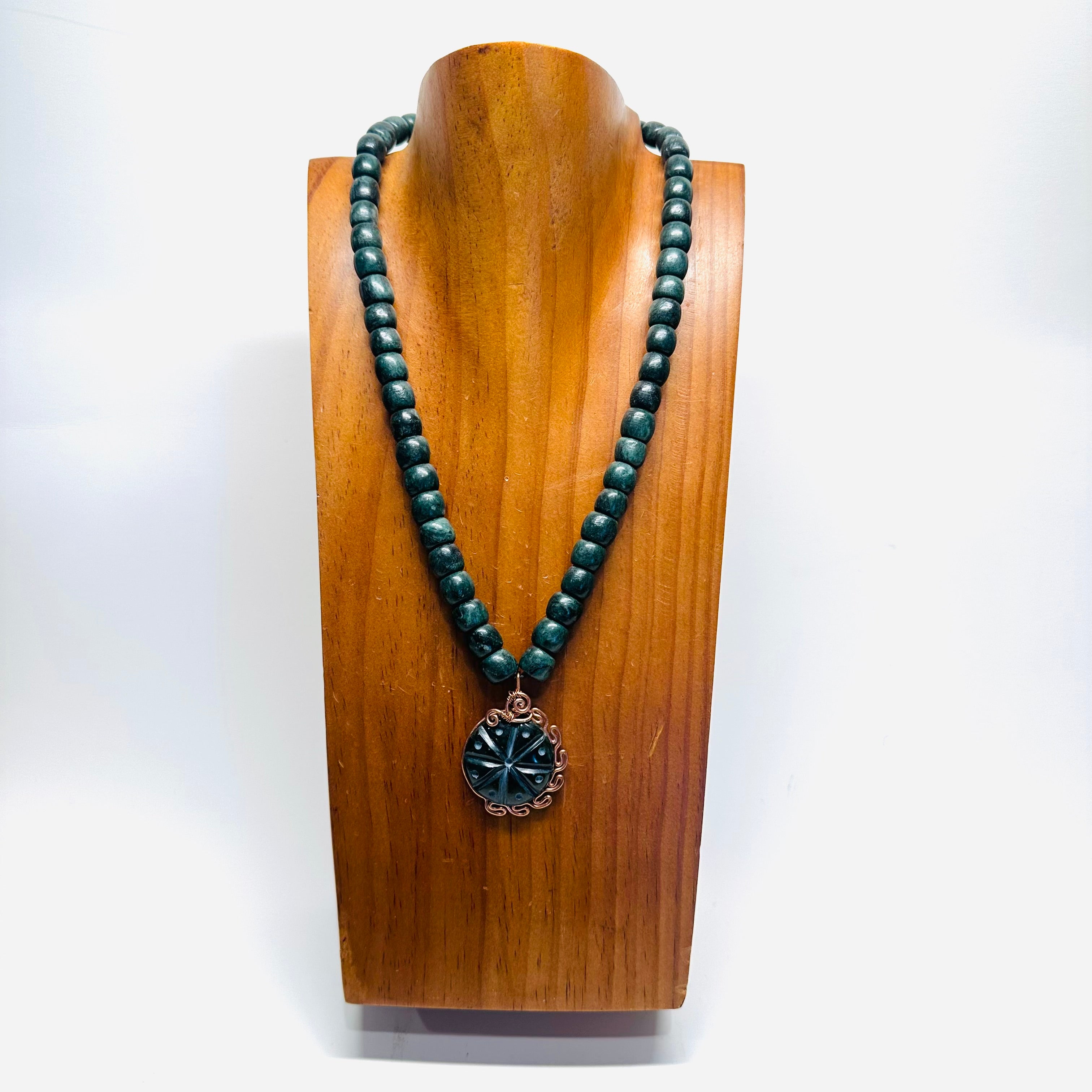 Necklace - Guatamala Jade Peyote 27