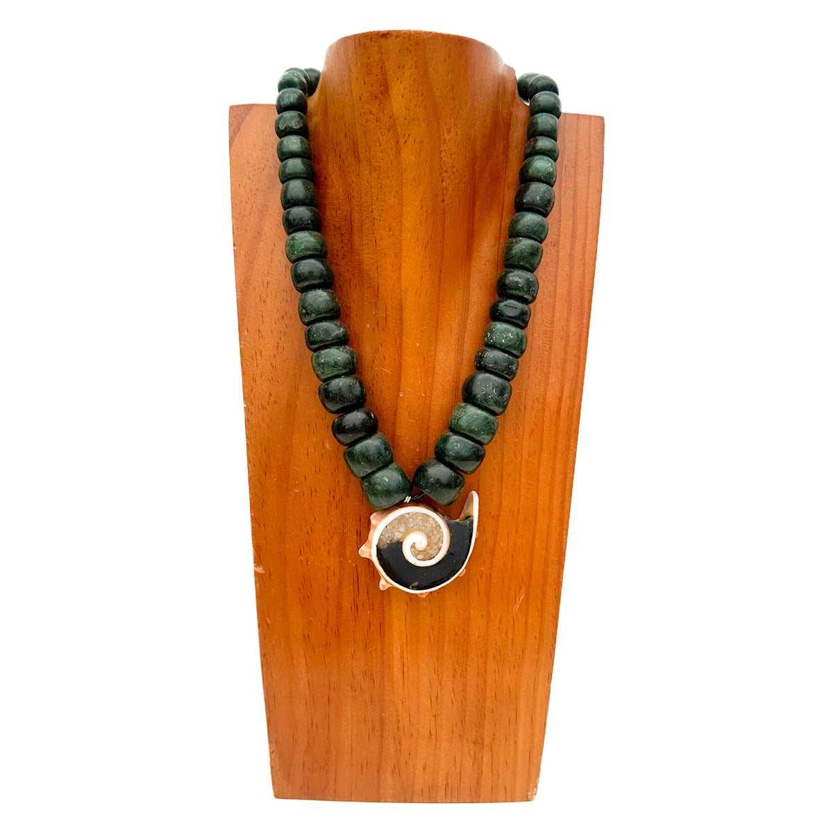 Necklace - Guatamala Jade - Inlayed Conch Shell - 34