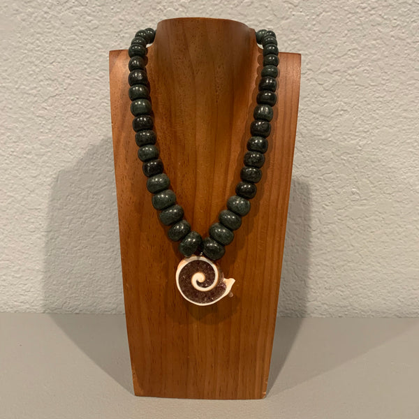 Necklace - Guatamala Jade w Enlayed shell 21
